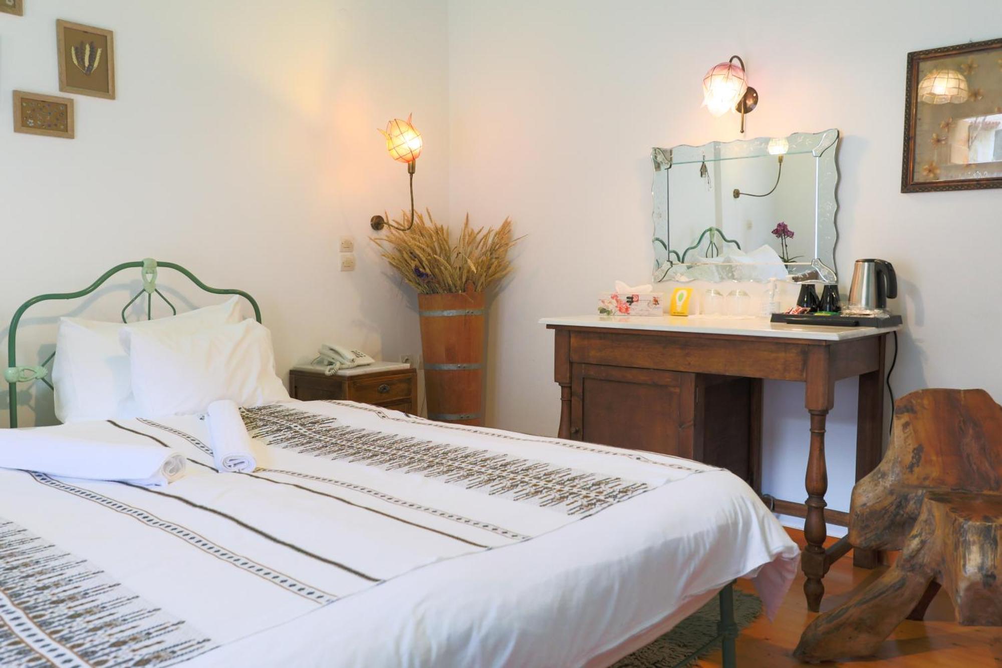 Hotel Papanikola Piána エクステリア 写真